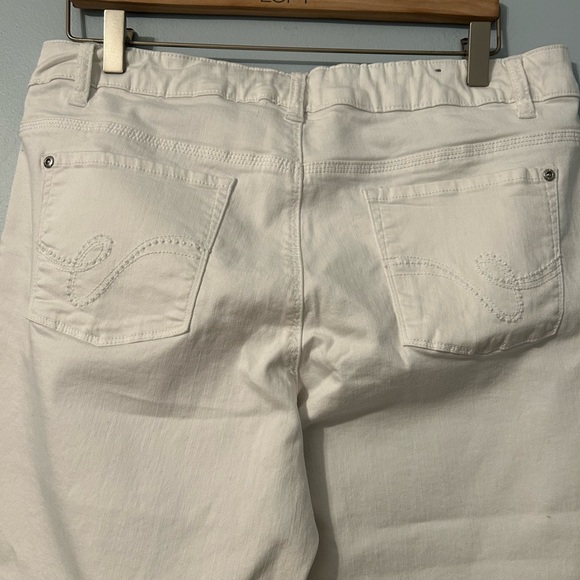 White jean in size 14  never worn - Picture 3 of 5